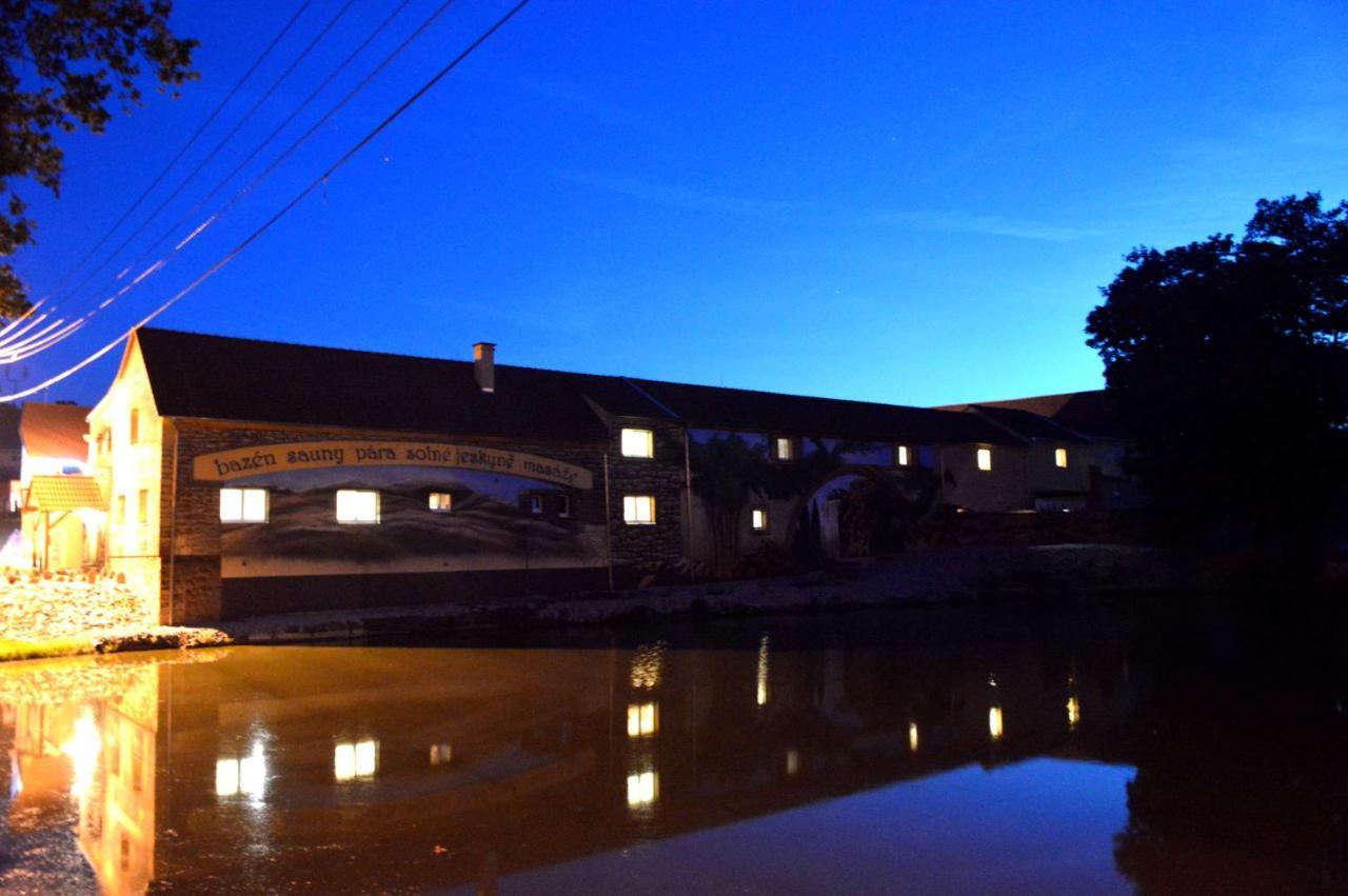 Wellness Club Villa Puclice Bagian luar foto