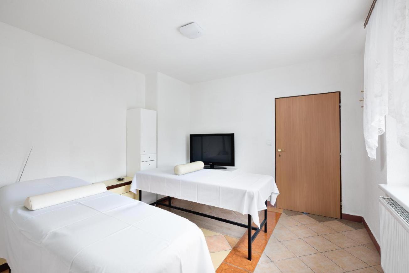 Wellness Club Villa Puclice Bagian luar foto